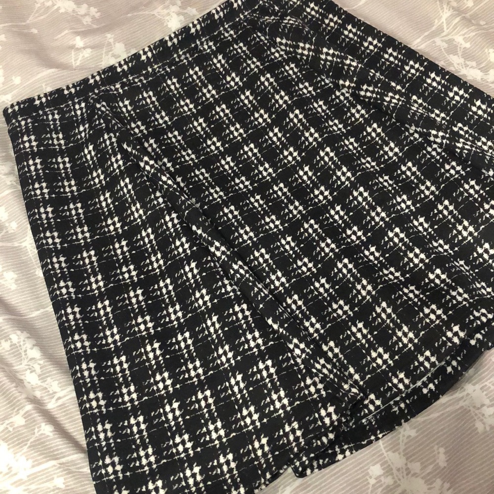 Black and white midi skirt